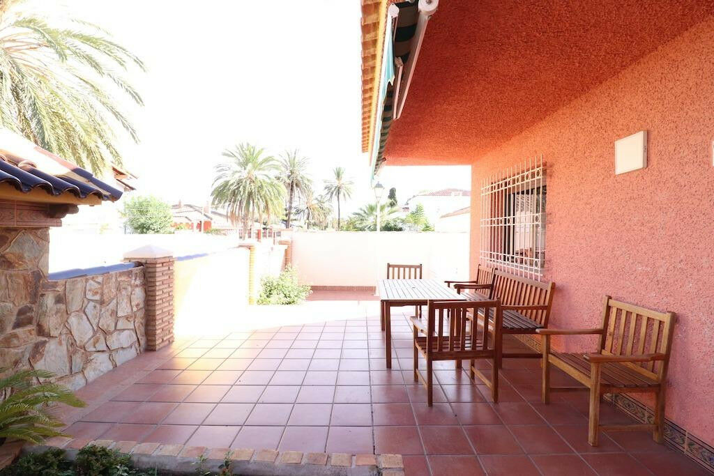 Detached Villa Cabo Roig Alicante - image 3