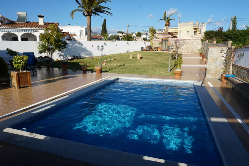Detached Villa Caleta de Vélez Málaga - image 3