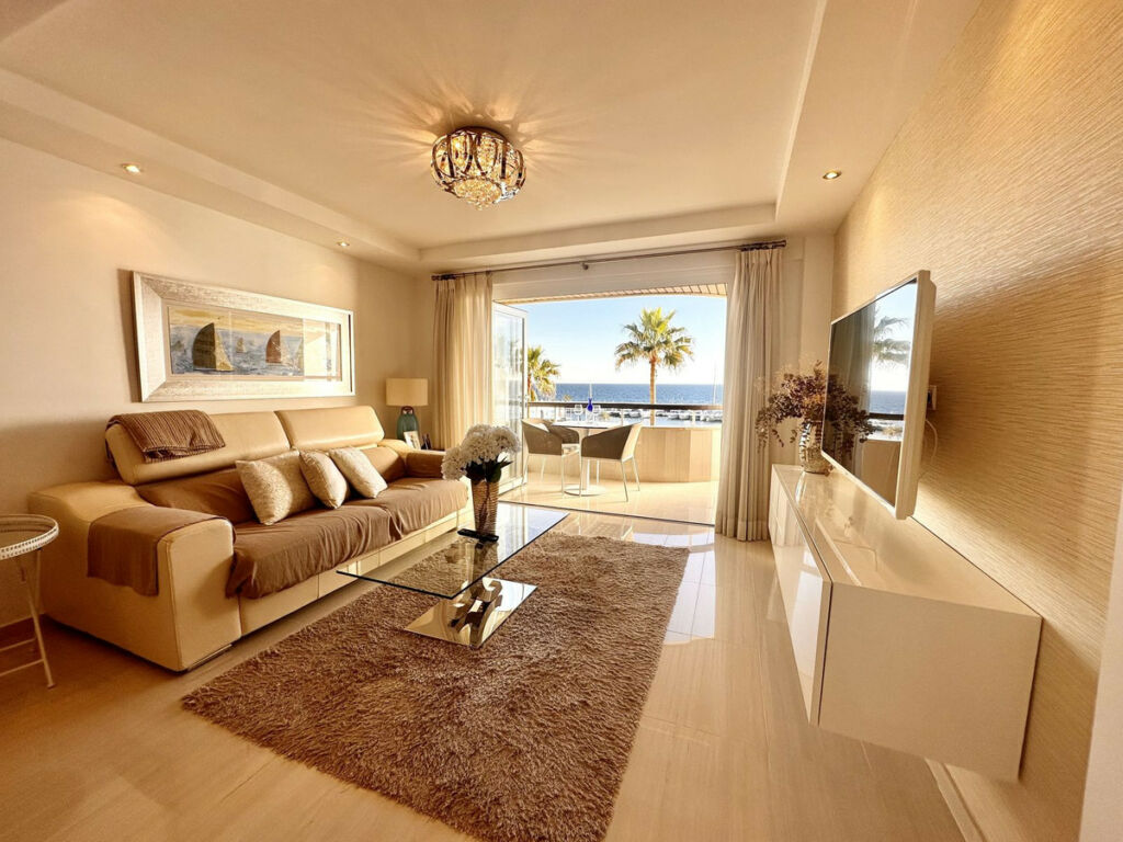 Middle Floor Apartment Marbella Málaga - image 3
