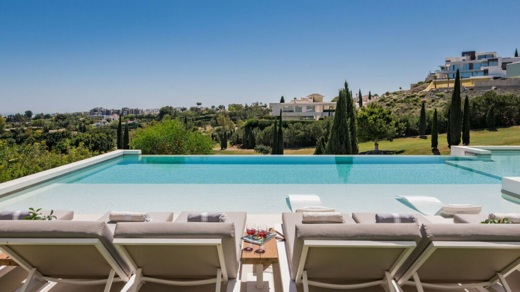 Detached Villa Benahavís Málaga - image 3