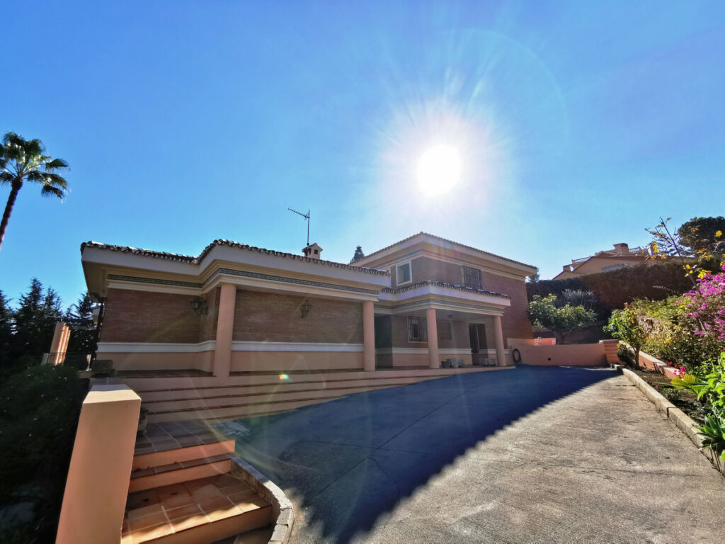 Detached Villa Torremolinos Málaga - image 3