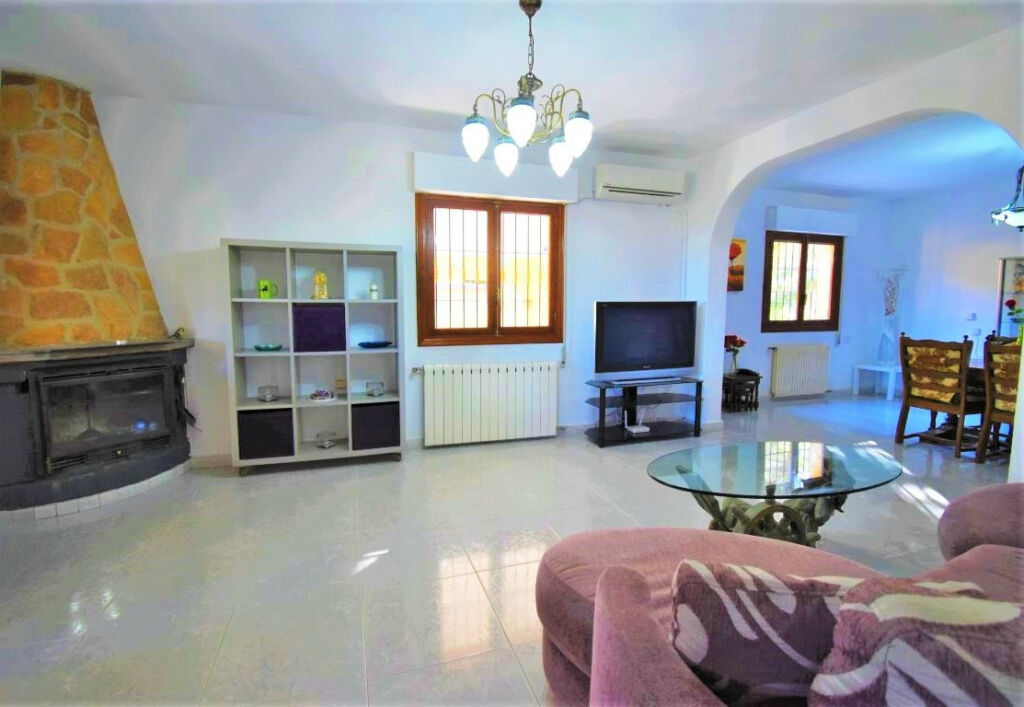 Detached Villa Villamartin Alicante - image 3