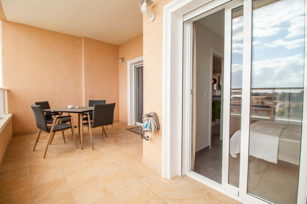 Middle Floor Apartment Los Altos Alicante - image 3