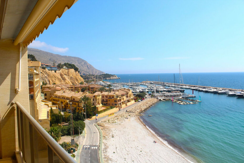 Middle Floor Apartment Altea Alicante - image 3