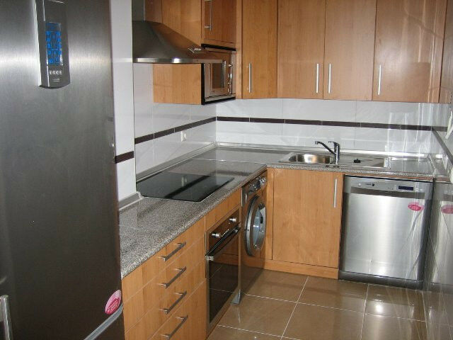 Middle Floor Apartment Estepona Málaga - image 3
