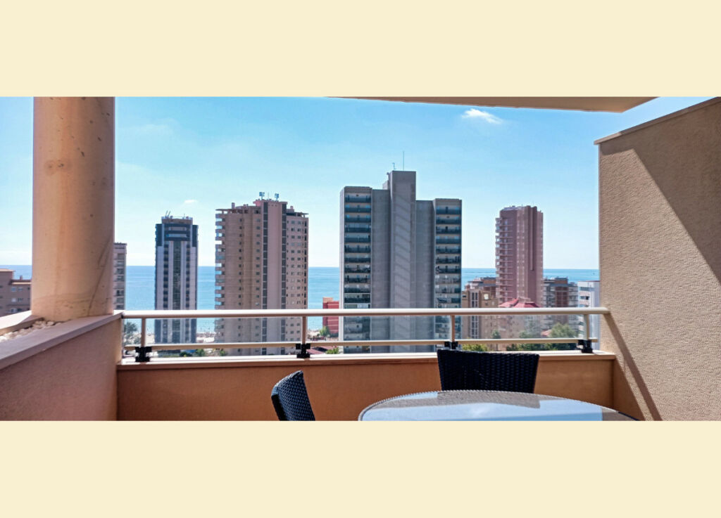 Middle Floor Apartment Calpe Alicante - image 3
