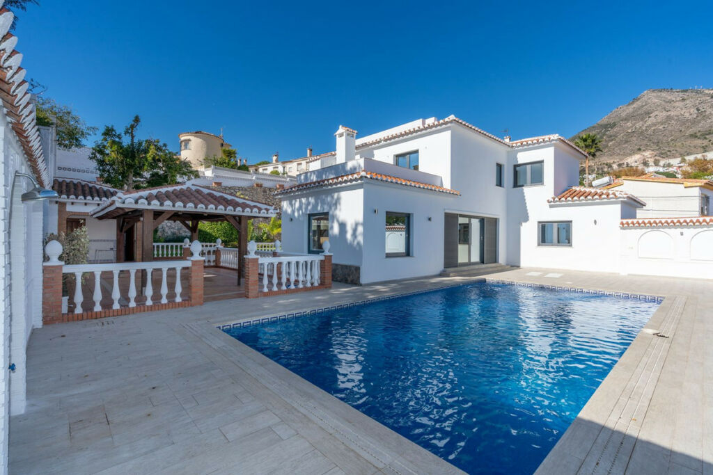 Detached Villa Benalmadena Málaga - image 3