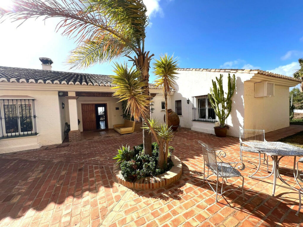 Detached Villa Mijas Málaga - image 3