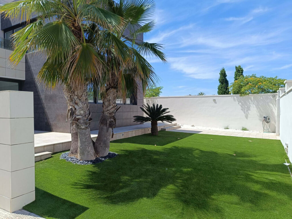 Detached Villa La Mata Alicante - image 3