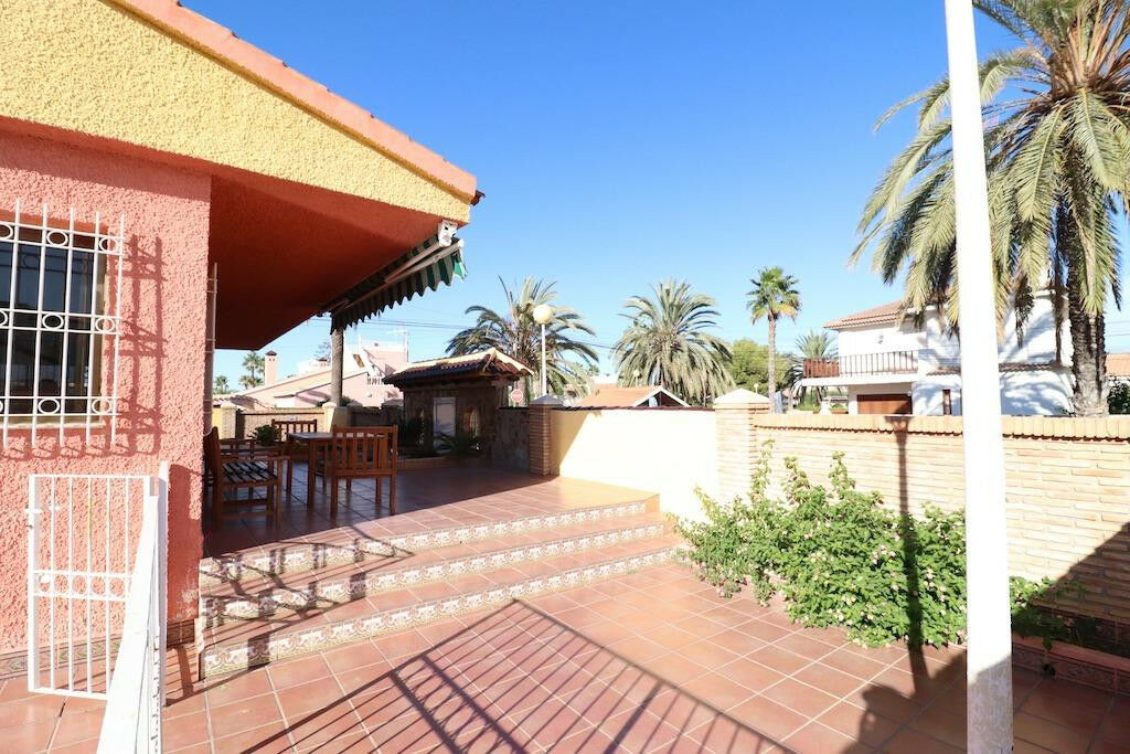 Detached Villa Cabo Roig Alicante - image 30