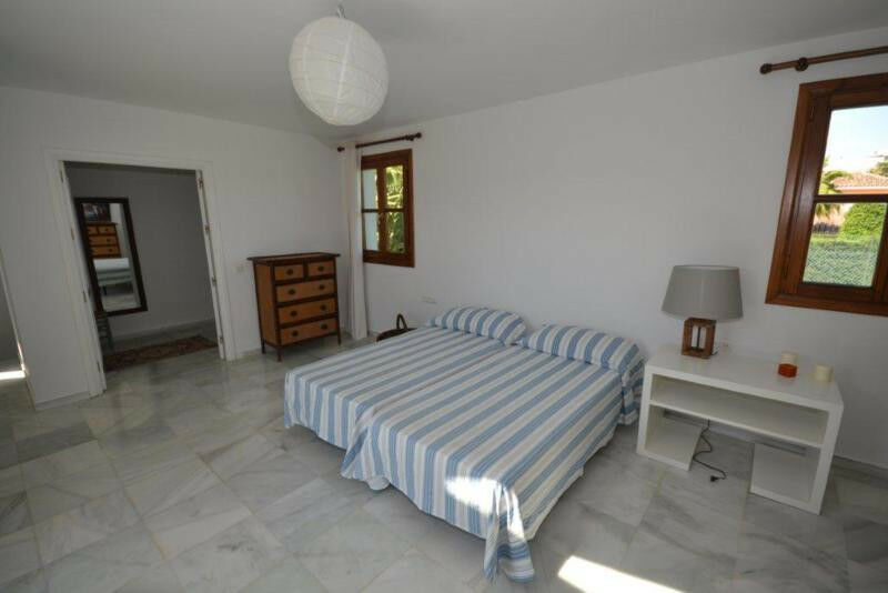 Detached Villa Guadalmina Baja Málaga - image 30
