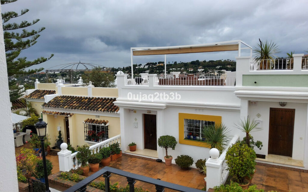 Townhouse Nueva Andalucía Málaga - image 37