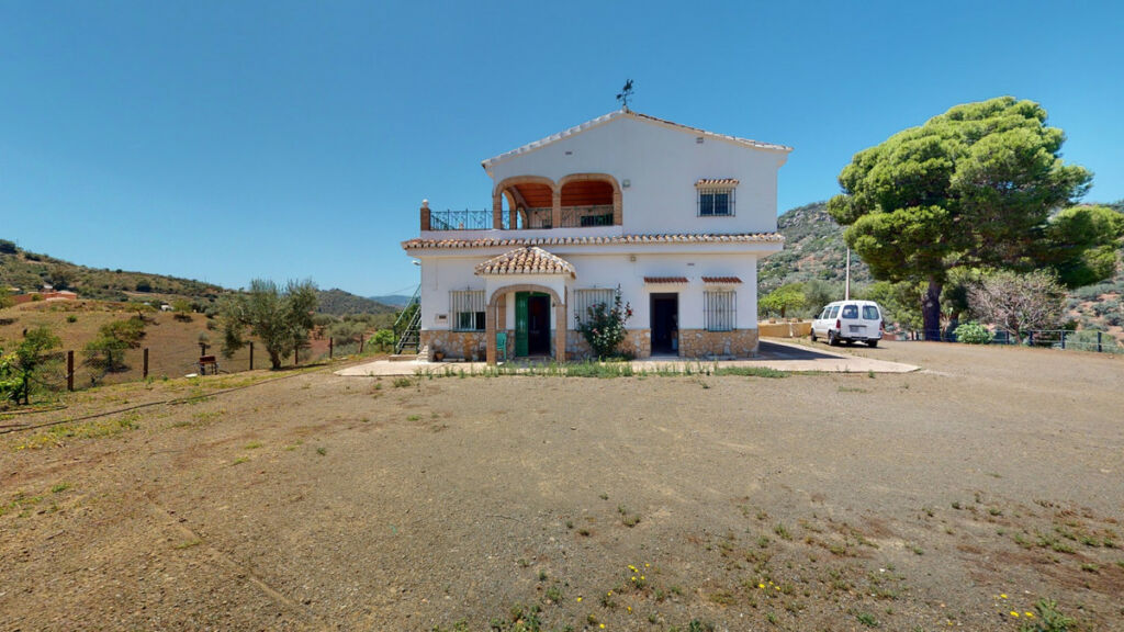 Detached Villa Comares Málaga - image 30