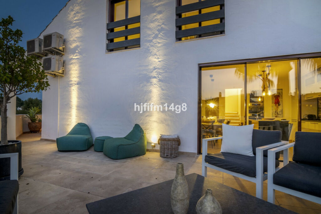 Penthouse Duplex Nueva Andalucía Málaga - image 30