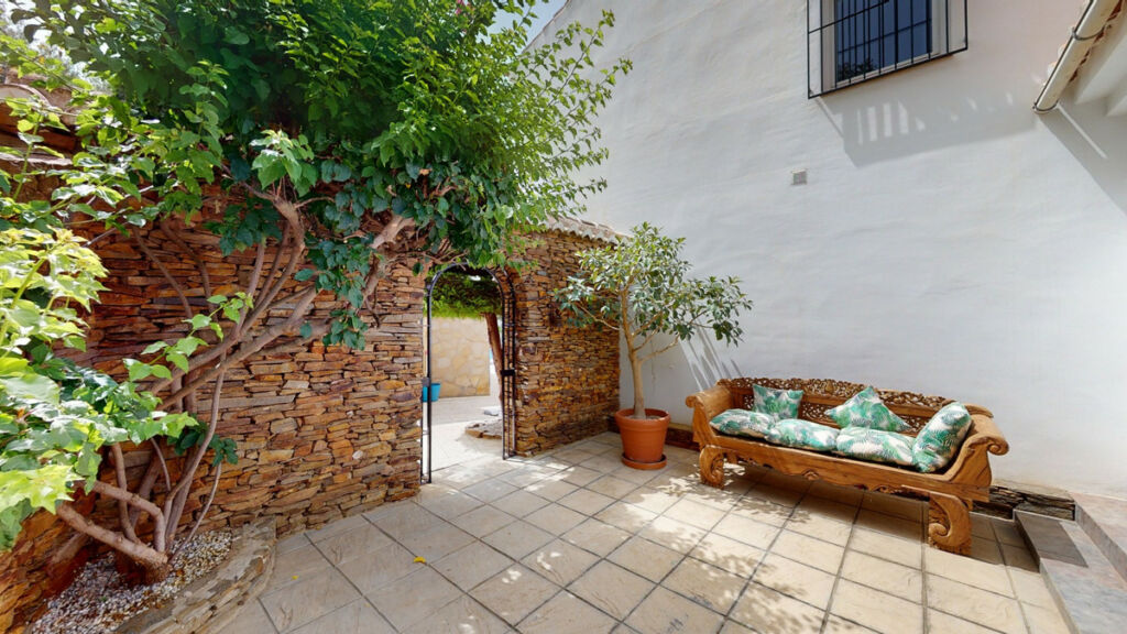 Detached Villa Sayalonga Málaga - image 30