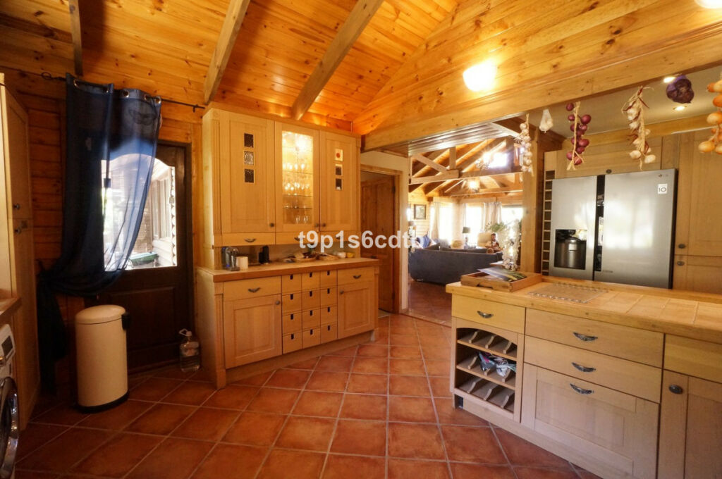 Detached Villa Monda Málaga - image 30
