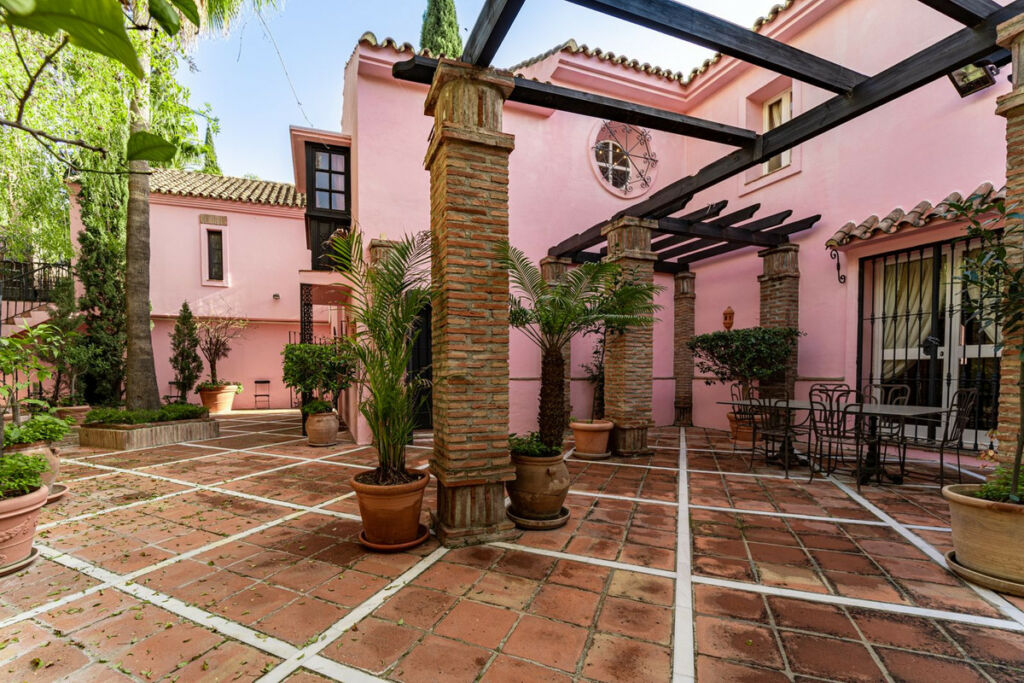 Detached Villa Benahavís Málaga - image 31