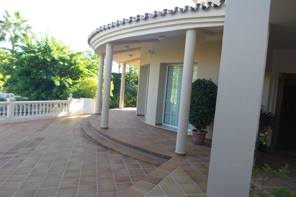 Detached Villa Alhaurín de la Torre Málaga - image 32