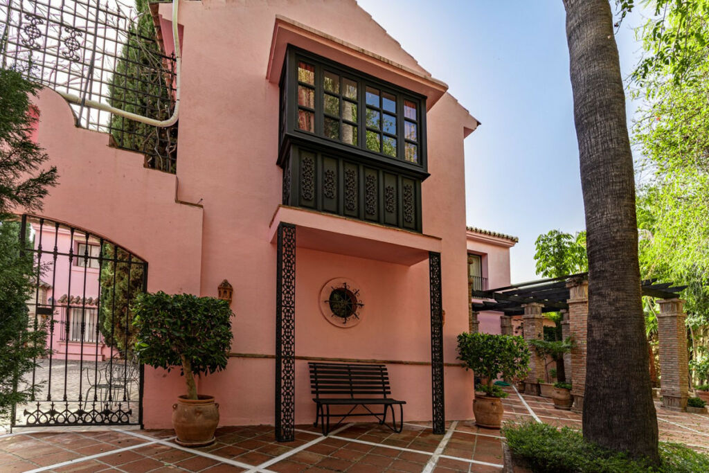 Detached Villa Benahavís Málaga - image 32
