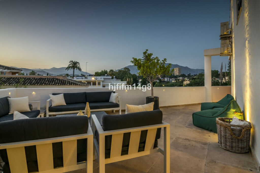 Penthouse Duplex Nueva Andalucía Málaga - image 32