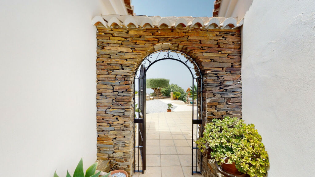 Detached Villa Sayalonga Málaga - image 32