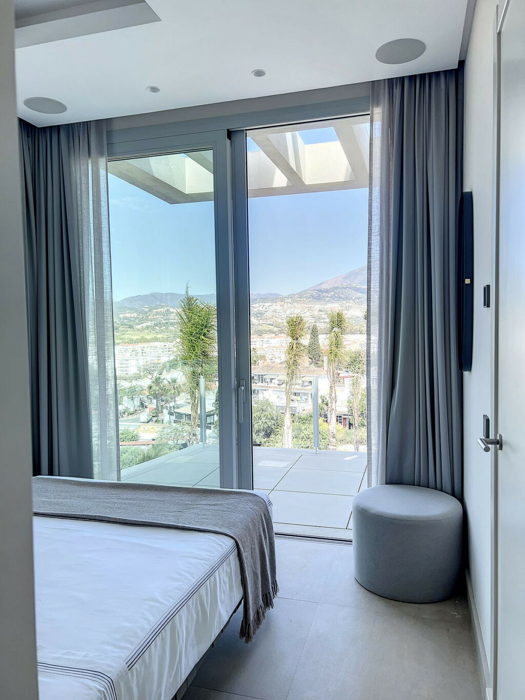 Detached Villa Nueva Andalucía Málaga - image 32
