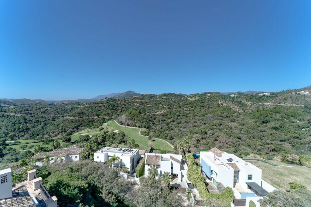 Detached Villa Los Arqueros Málaga - image 32