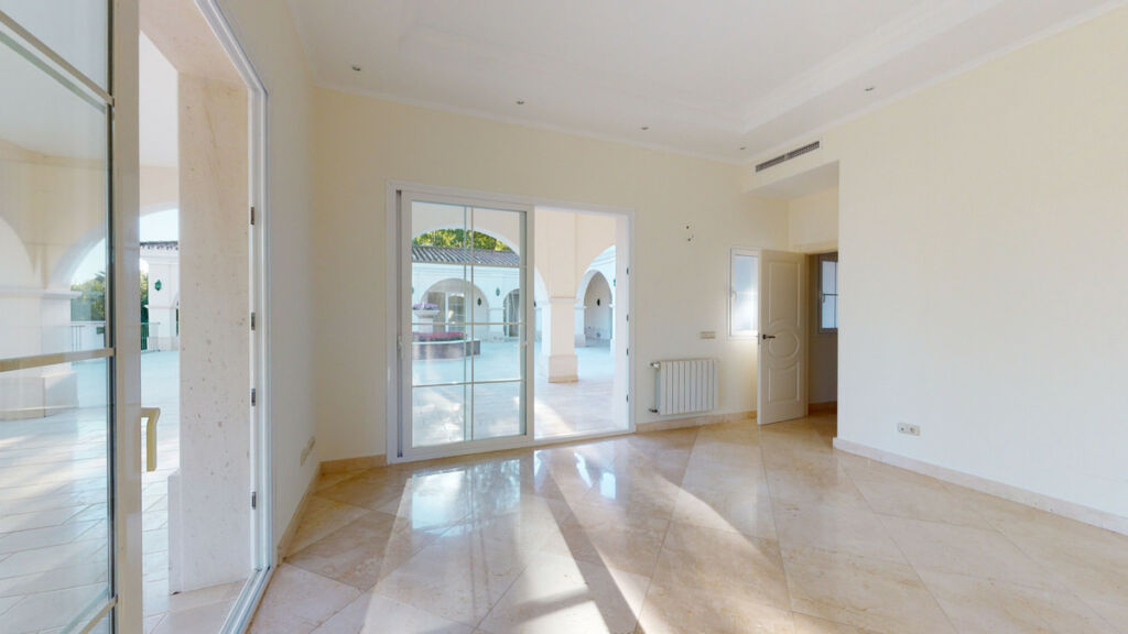 Detached Villa Los Arqueros Málaga - image 31