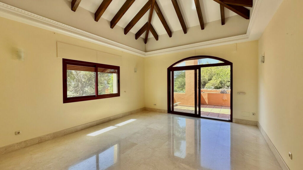 Detached Villa The Golden Mile Málaga - image 32