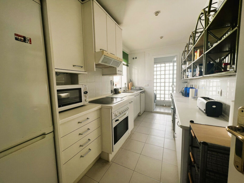 Middle Floor Apartment Puerto Banús Málaga - image 33