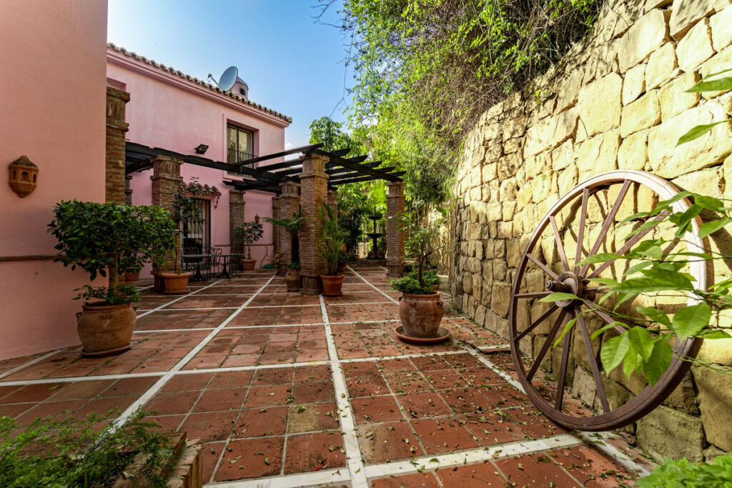 Detached Villa Benahavís Málaga - image 33