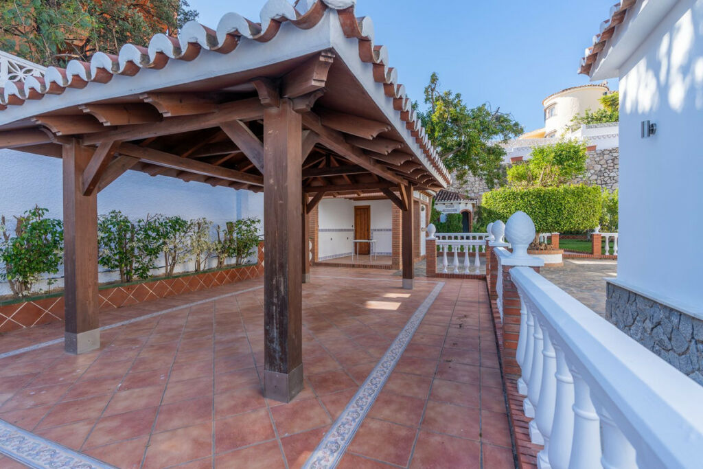 Detached Villa Benalmadena Málaga - image 33