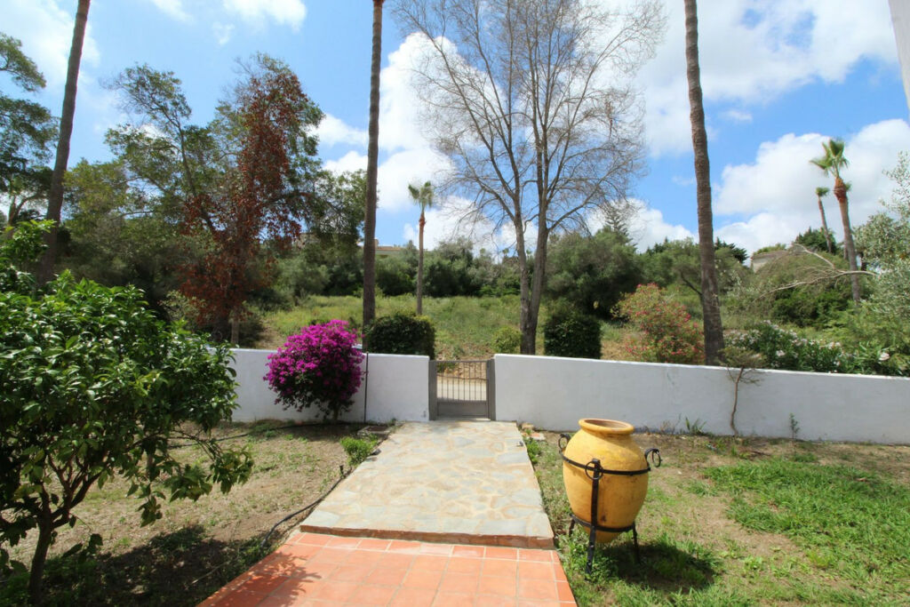 Detached Villa Sotogrande Alto Cádiz - image 33
