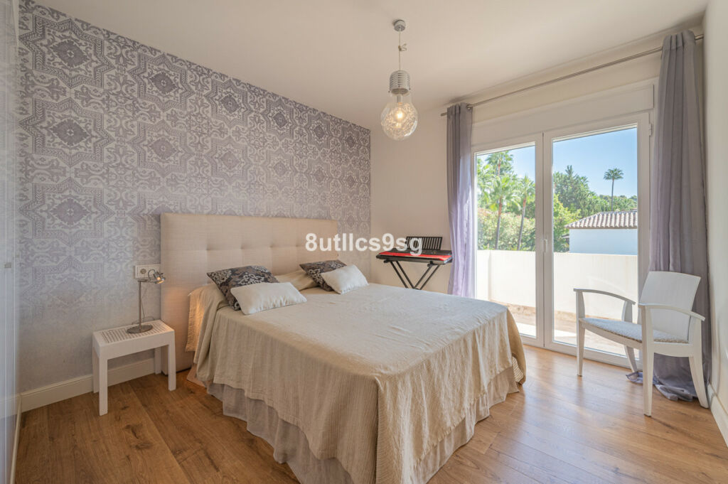 Detached Villa Nueva Andalucía Málaga - image 33