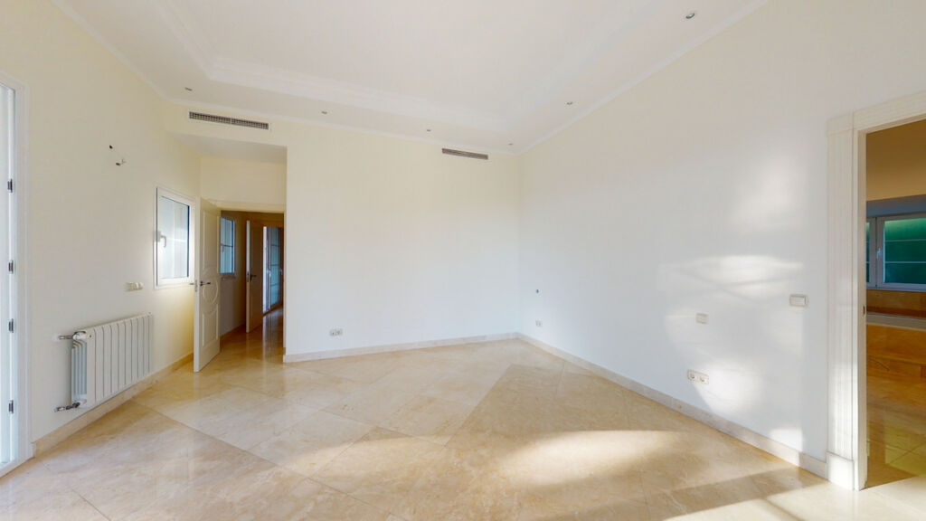 Detached Villa Los Arqueros Málaga - image 32