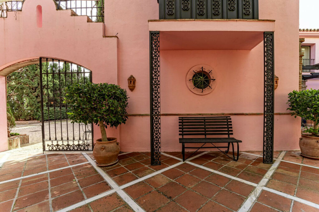 Detached Villa Benahavís Málaga - image 34