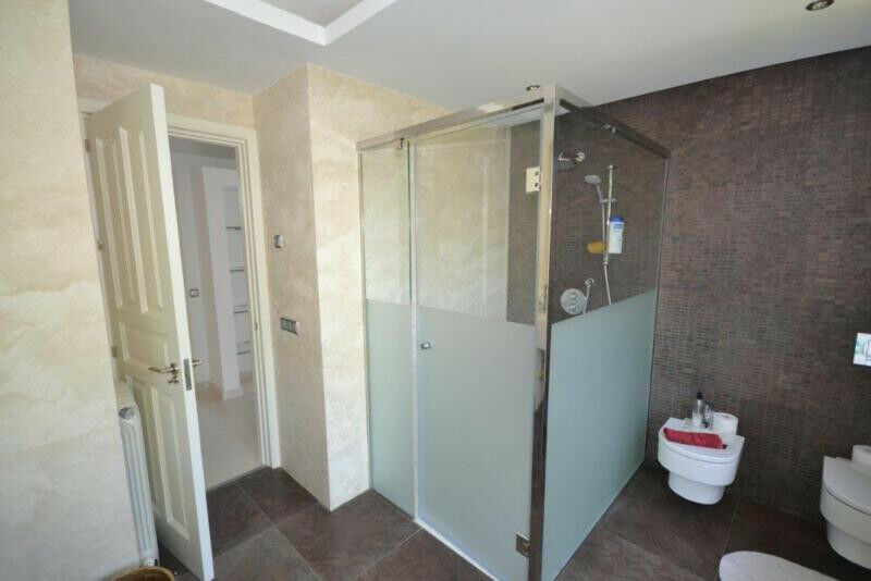 Detached Villa Guadalmina Baja Málaga - image 34