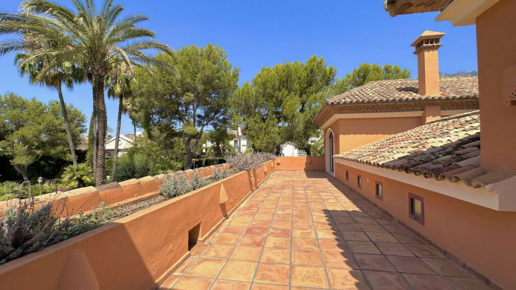Detached Villa The Golden Mile Málaga - image 34