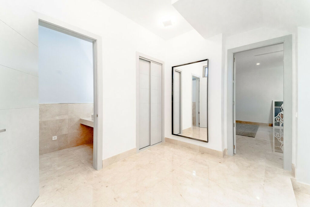 Detached Villa Los Arqueros Málaga - image 34