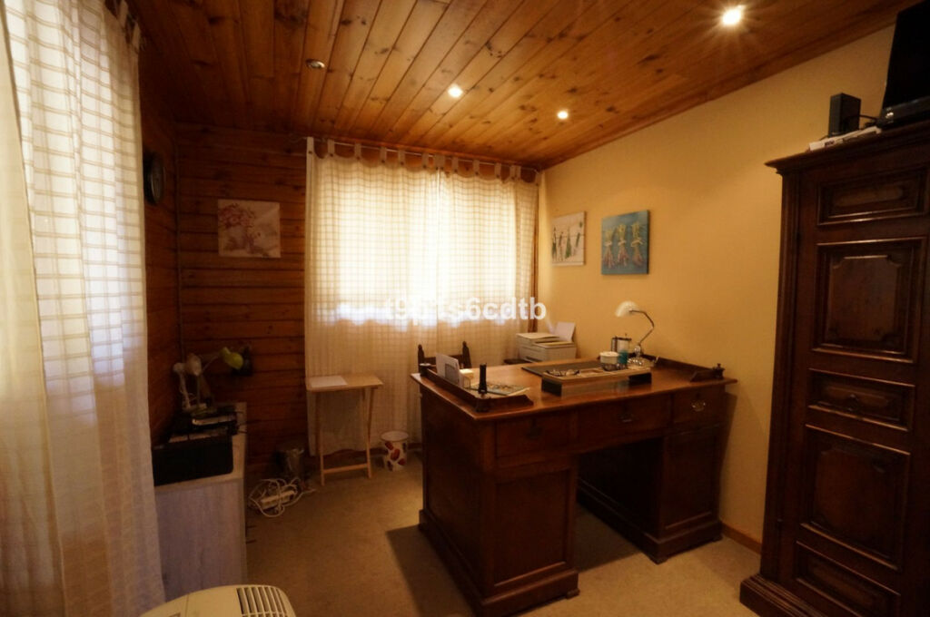 Detached Villa Monda Málaga - image 35