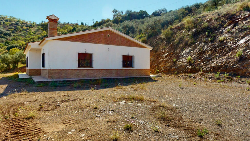 Detached Villa Colmenar Málaga - image 36