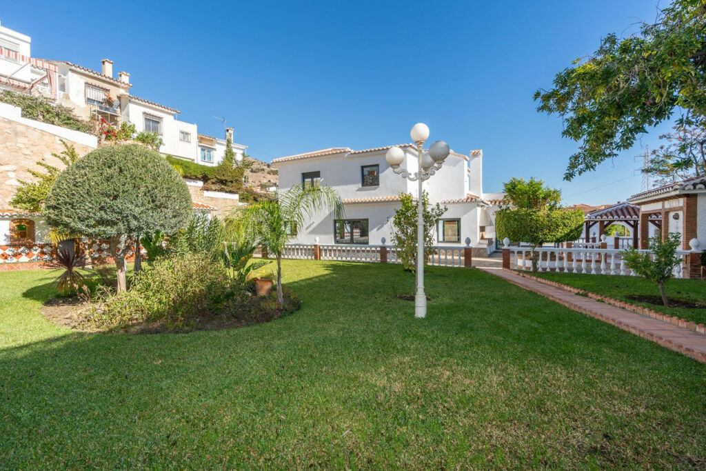 Detached Villa Benalmadena Málaga - image 36