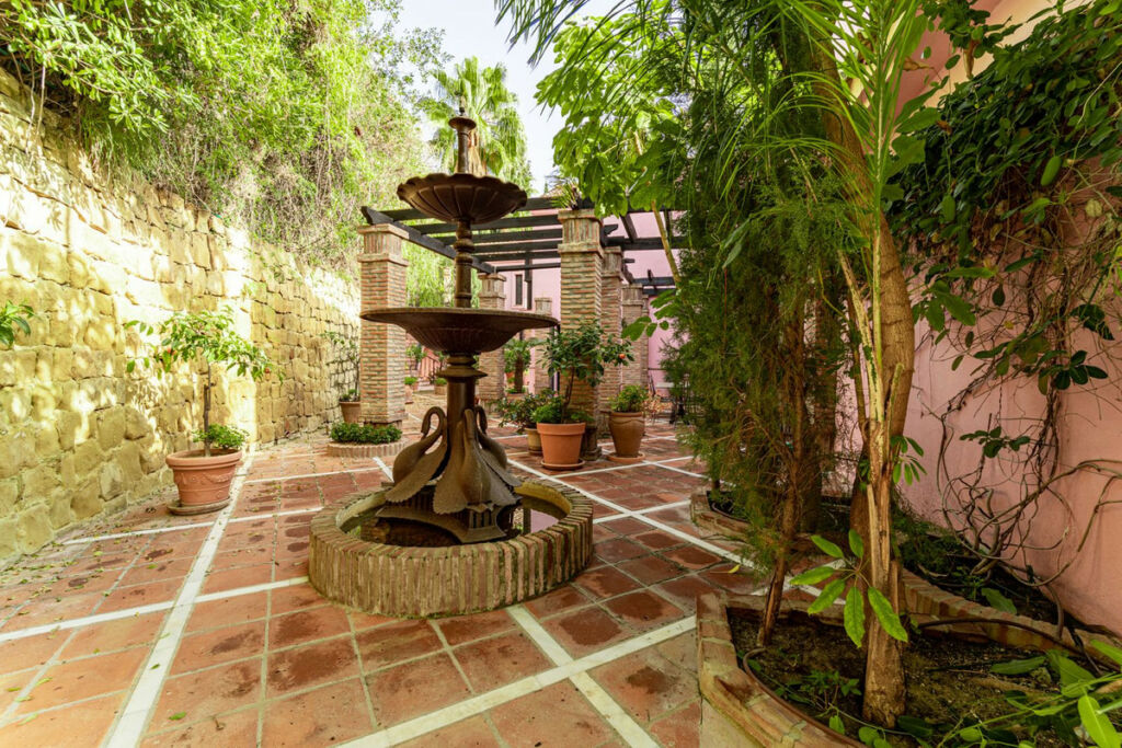 Detached Villa Benahavís Málaga - image 36