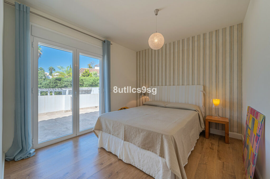 Detached Villa Nueva Andalucía Málaga - image 36