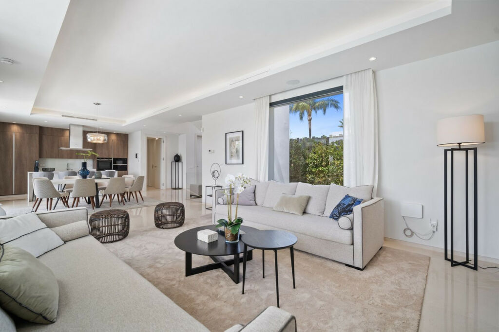 Detached Villa El Paraiso Málaga - image 36