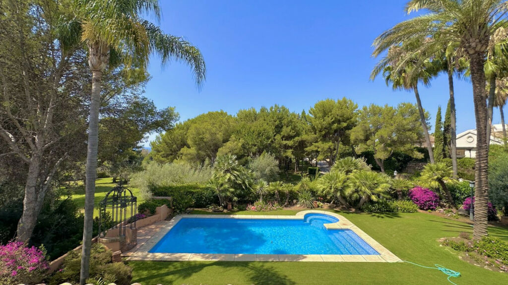 Detached Villa The Golden Mile Málaga - image 37