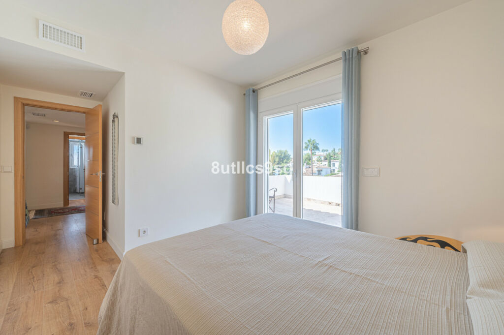 Detached Villa Nueva Andalucía Málaga - image 37