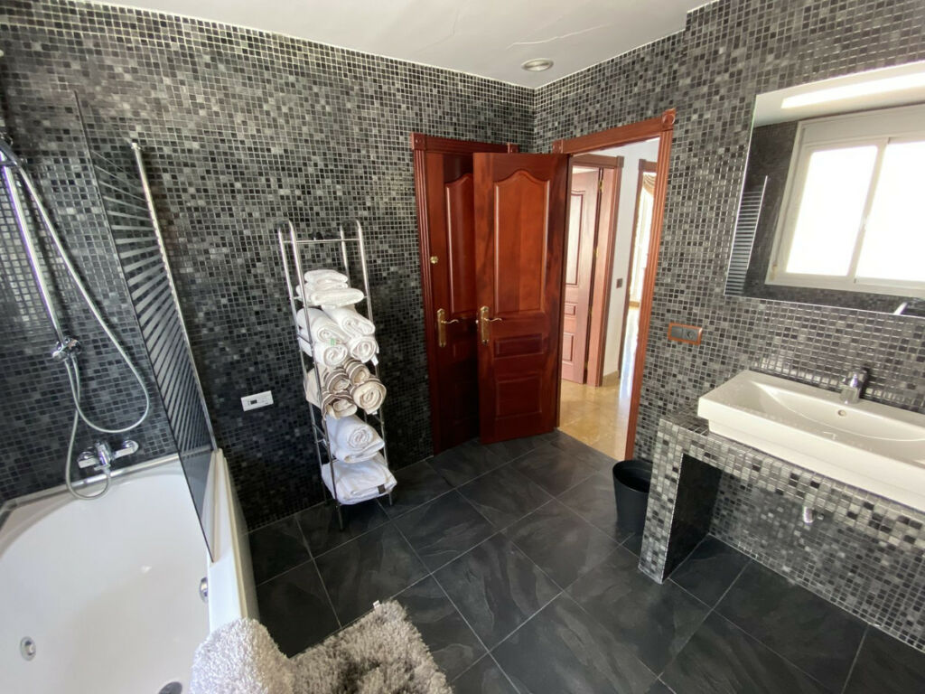 Detached Villa Torremolinos Málaga - image 37