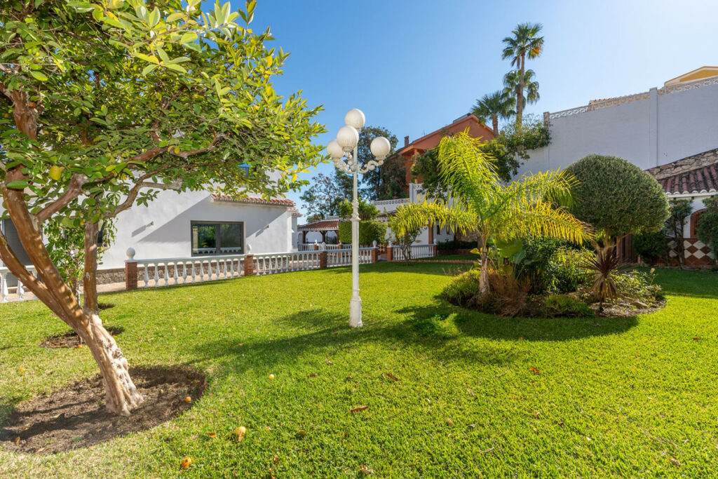 Detached Villa Benalmadena Málaga - image 37