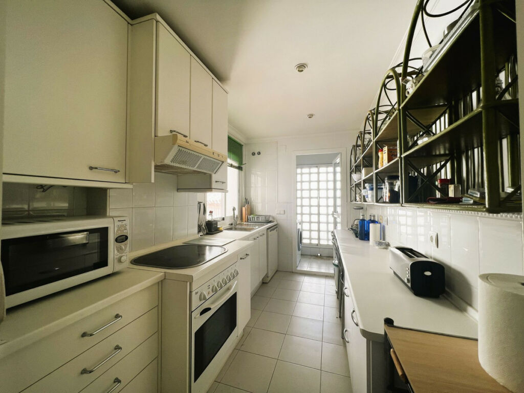 Middle Floor Apartment Puerto Banús Málaga - image 37